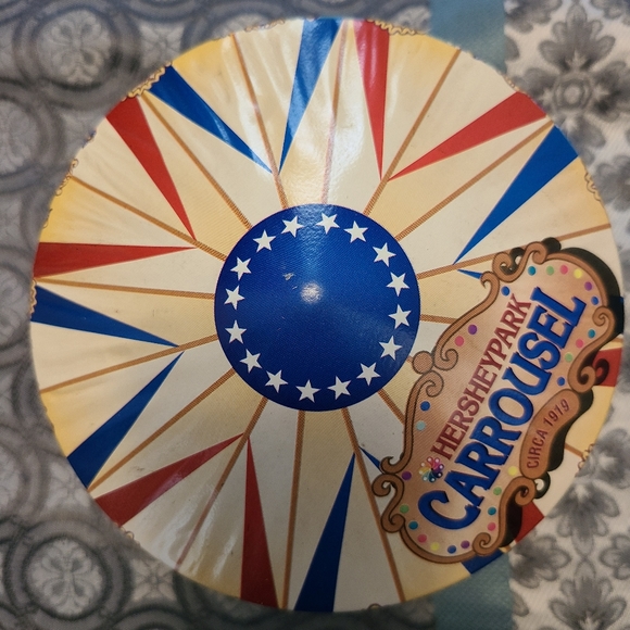 Hershey Carousel Hometown #13 Collectible 1996 Tin - Picture 6 of 10